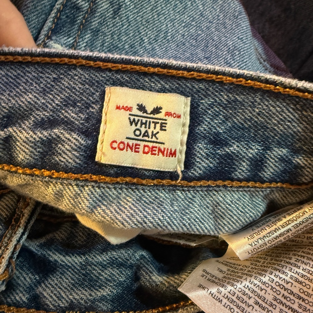 Levi's Light Blue High-Rise Cropped Jeans - Picture 4 of 7